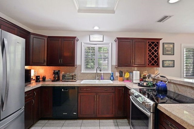 104 Cay Trce, Brunswick, GA 31525 - kitchen featuring stainless steel appliances, a sink, plenty of natural light, light countertops, and recessed lighting