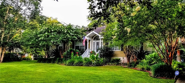 exterior space featuring a front yard