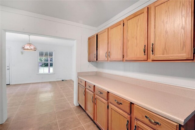 124 Ryals Rd, Brunswick, GA 31523 - kitchen with light countertops and pendant lighting