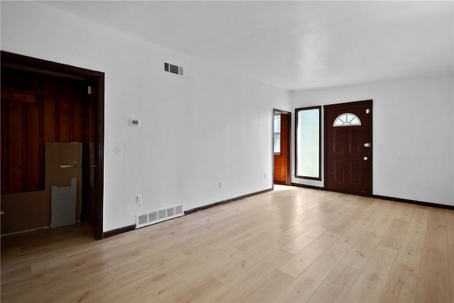 4365 US Highway 341, Jesup, GA 31545 - foyer entrance featuring light wood-type flooring and baseboards