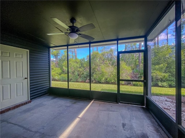 348 Moss Creek Ln, Brunswick, GA 31522 - unfurnished sunroom featuring a ceiling fan and healthy amount of natural light