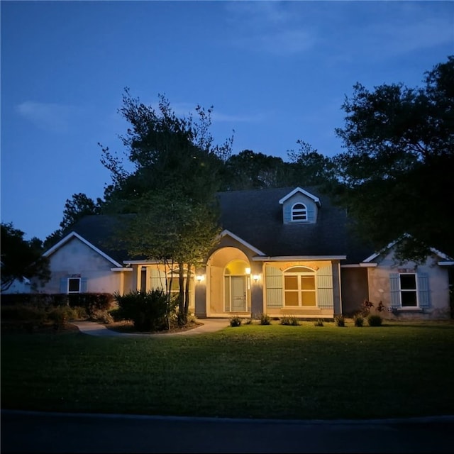 114 Wedge Wood Ct, Brunswick, GA 31525 - view of front of home with a front lawn