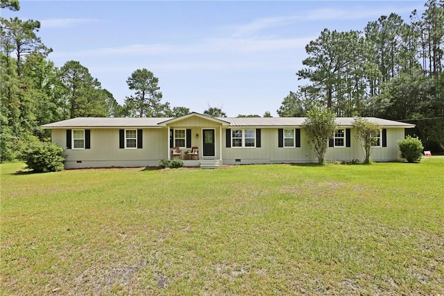 314 King David Rd, Jesup, GA 31545 - ranch-style home featuring crawl space, a front lawn, and covered porch