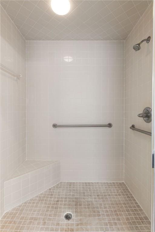 127 Clipper Bay Rd, Brunswick, GA 31523 - full bath with a tile shower