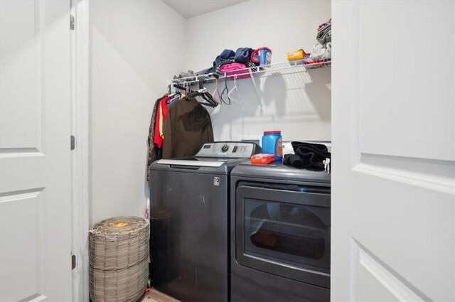 102 Cathead Ln, Darien, GA 31305 - washroom featuring laundry area and washer and dryer