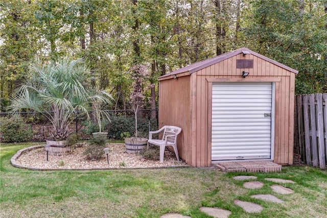 view of outdoor structure featuring a yard