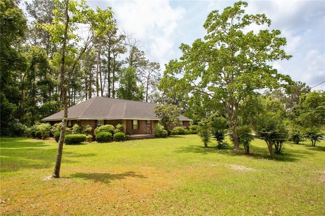 1709 Suwanne Dr, Waycross, GA 31501 - view of grassy yard