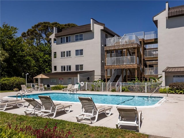 1524 Wood Ave Unit 106, Saint Simons Island, GA 31522 - pool featuring fence and a patio area