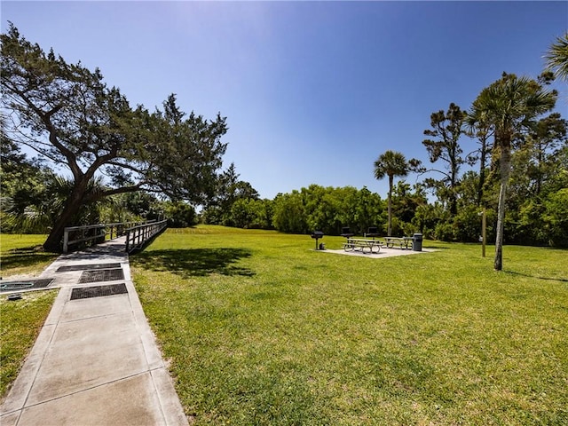 1524 Wood Ave Unit 106, Saint Simons Island, GA 31522 - view of yard