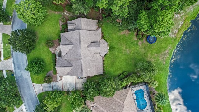 bird's eye view with a water view