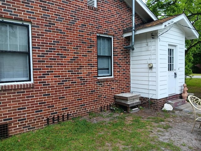 1401 Carswell Ave, Waycross, GA 31501 - view of side of property with entry steps