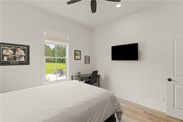 bedroom featuring light wood-style floors, access to exterior, baseboards, ceiling fan, and recessed lighting