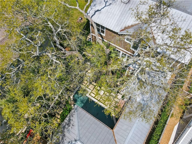 bird's eye view featuring a water view