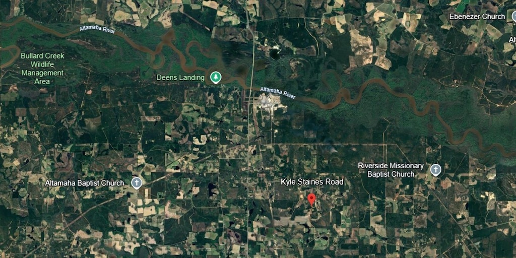 150 Kyle Stains Rd, Baxley, GA 31513