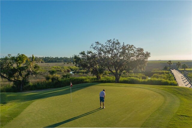 904 Champney, Saint Simons Island, GA 31522 - view of home's community with a putting area and view of golf course