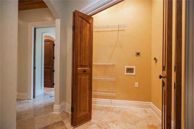 178 Hampton Point Dr, Saint Simons Island, GA 31522 - corridor featuring arched walkways and baseboards