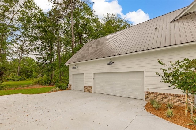128 W Point Pkwy, Saint Simons Island, GA 31522 - view of detached garage