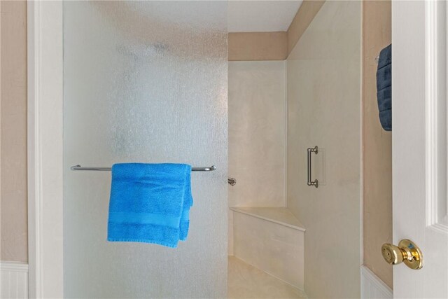 345 Moss Oak Cir, Saint Simons Island, GA 31522 - bathroom with walk in shower