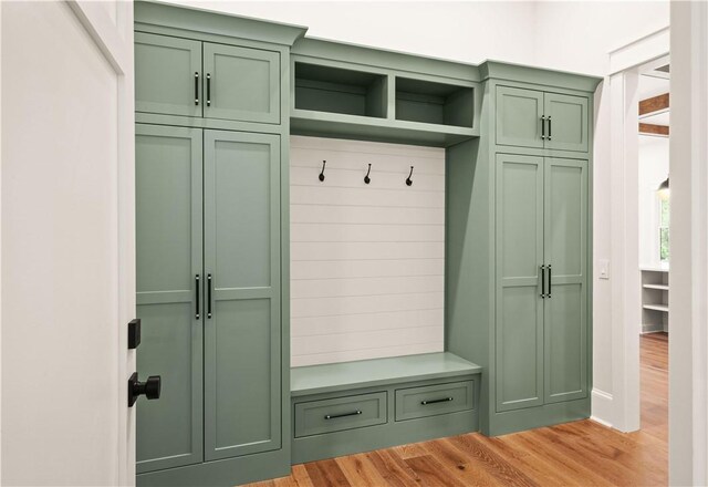 1241 Pikes Bluff Rd, Saint Simons Island, GA 31522 - mudroom with light wood finished floors