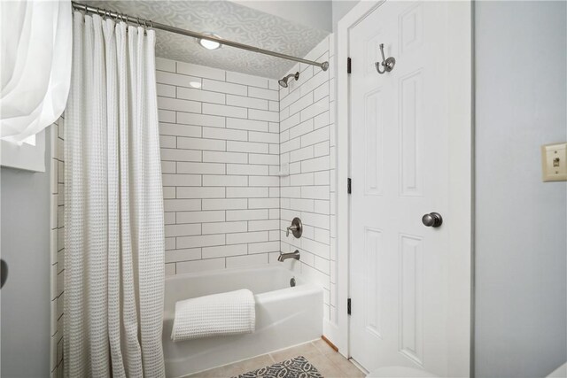 bedroom with ceiling fan, ornamental molding, dark hardwood / wood-style flooring, and a closet