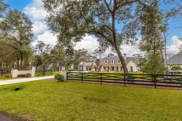 property entrance featuring a porch