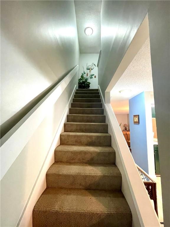 622 Brockinton Pt, Saint Simons Island, GA 31522 - view of stairway