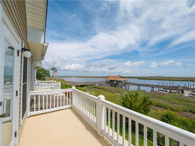 1106 Plantation Point Dr, Saint Simons Island, GA 31522 - balcony with a water view