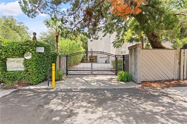 1332 Oak St Unit 9, Saint Simons Island, GA 31522 - view of gate