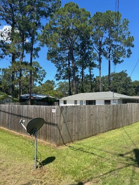 806 S Macon St, Jesup, GA 31545 - photo 1