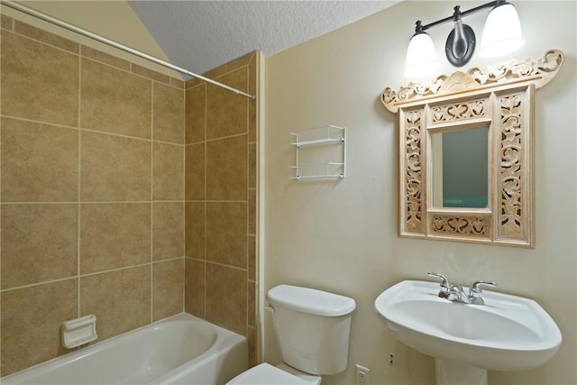 151 Raymonds Grant Trce, Saint Simons Island, GA 31522 - bathroom featuring shower / washtub combination and a textured ceiling