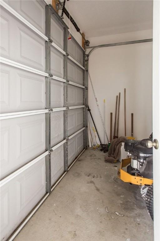 5604 Woodstone Dr, Blackshear, GA 31516 - view of garage
