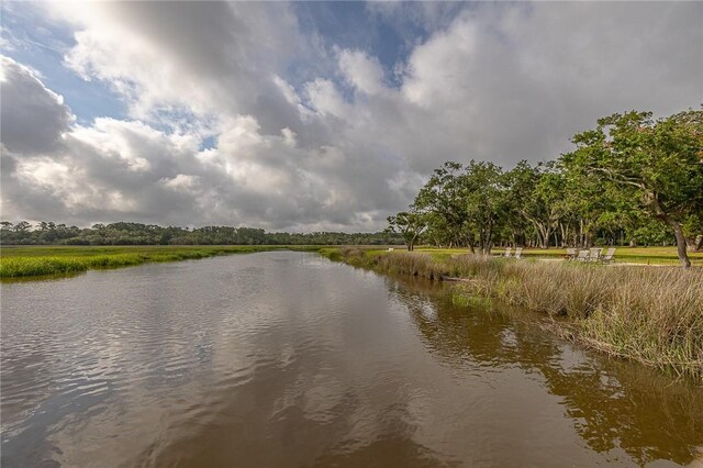 22 Carriage Dr, Saint Simons Island, GA 31522