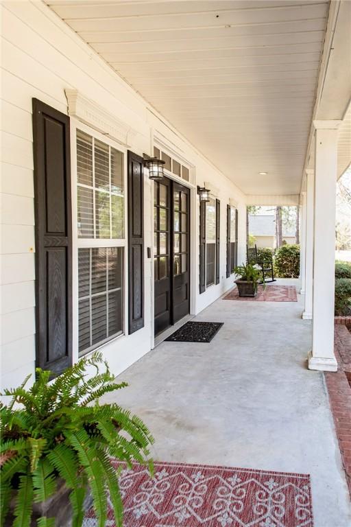 view of patio / terrace featuring covered porch