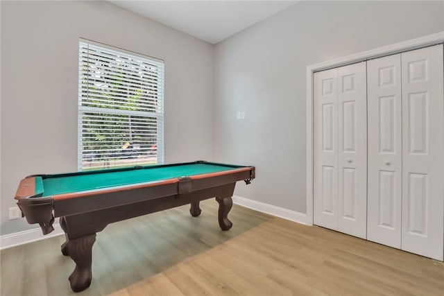 rec room featuring hardwood / wood-style floors and billiards