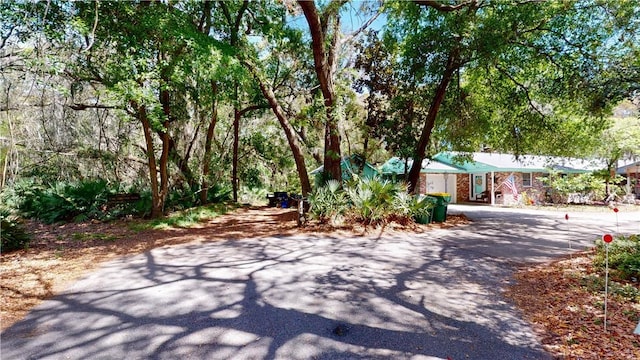 view of front of house featuring driveway