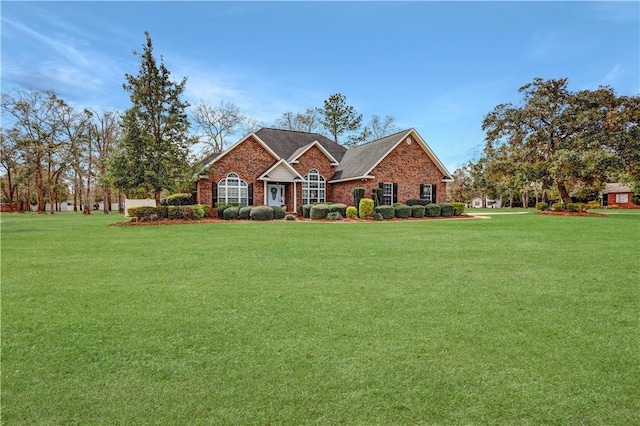 view of front of property with a front yard