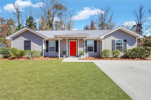 ranch-style home with a front lawn