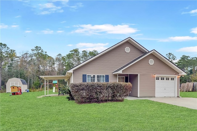 view of front facade with a garage and a front yard