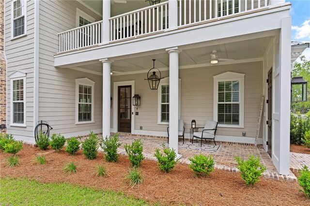 166 Robertson Cir, Saint Simons Island, GA 31522 - entrance to property with a balcony