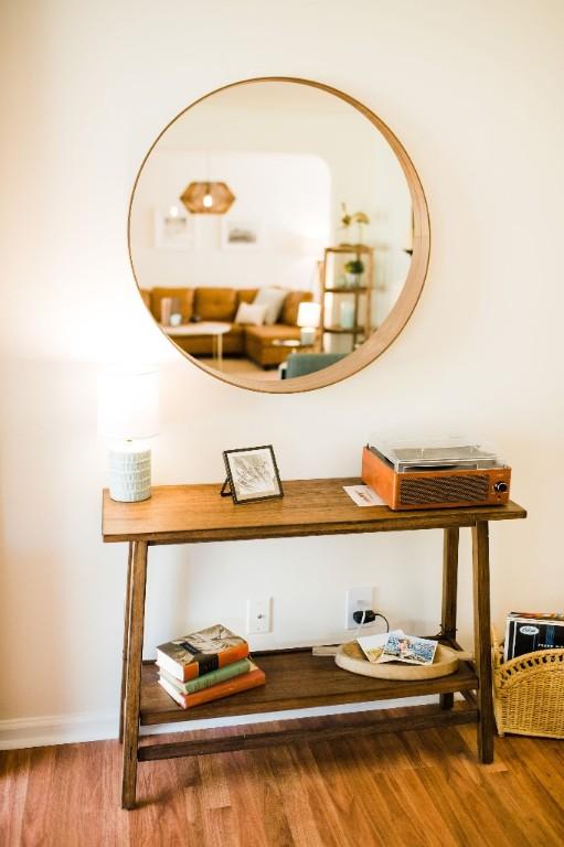 room details with hardwood / wood-style flooring