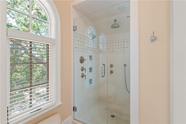 622 Beachview Dr, Saint Simons Island, GA 31522 - full bath with plenty of natural light and a shower stall