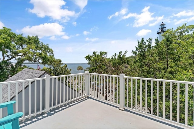 622 Beachview Dr, Saint Simons Island, GA 31522 - balcony with a water view