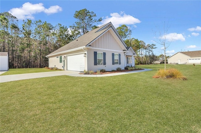 view of front facade featuring a garage and a front yard