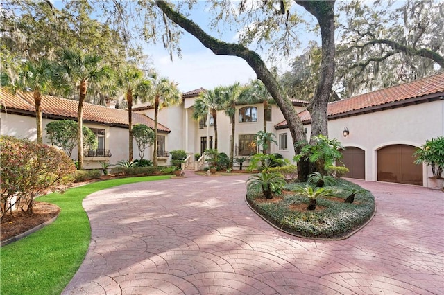 view of front of house featuring a garage