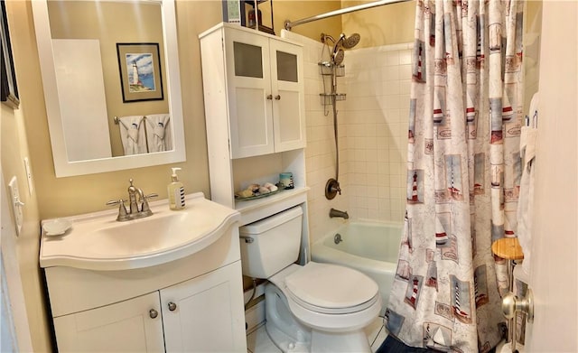 850 Mallery St Unit 4S, Saint Simons Island, GA 31522 - bathroom featuring shower / bath combo, toilet, and vanity