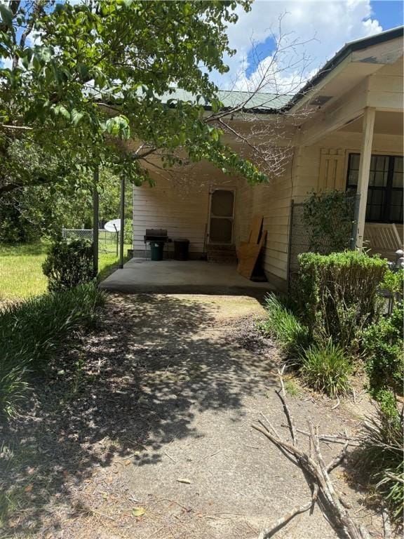 125 Turkey Rdg, Nahunta, GA 31553 - view of side of home with a patio and driveway