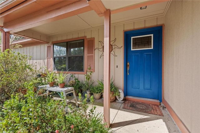 view of property entrance