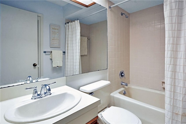 874 Wimbledon Dr, Saint Simons Island, GA 31522 - full bath featuring shower / bath combo, vanity, and toilet