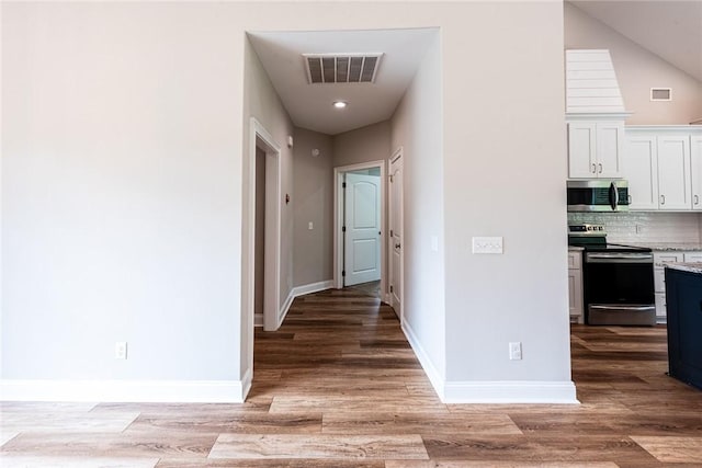 119 Silver Bluff Dr, Brunswick, GA 31523 - corridor featuring light wood-style flooring