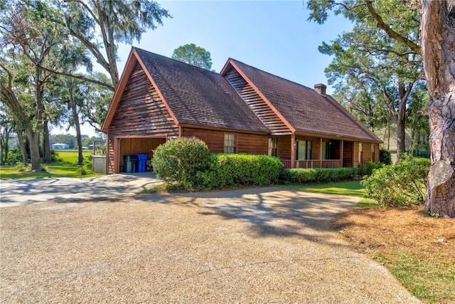 view of front facade featuring a garage